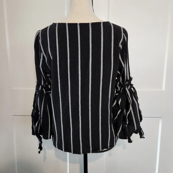 🍉 Lucky Brand Top Black White Medium - Picture 3 of 4